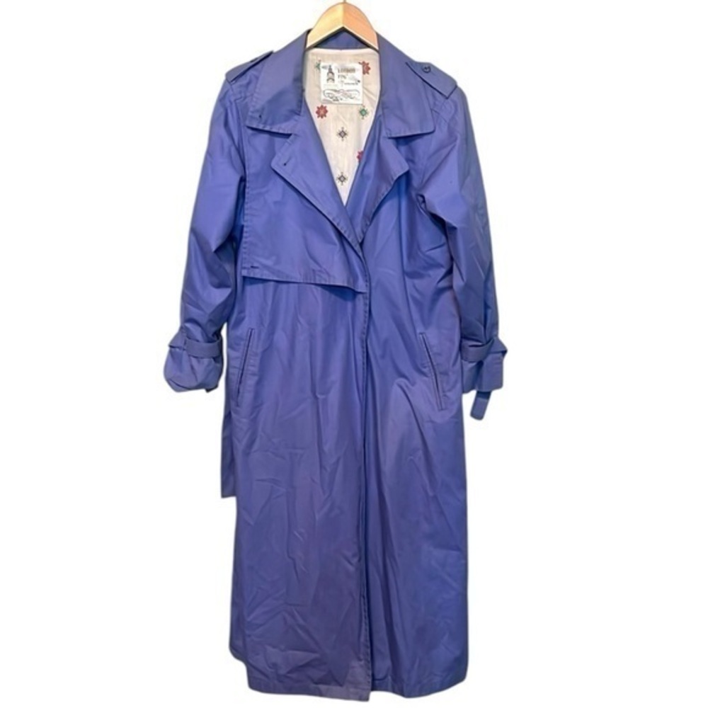 London Fog Maincoats Vintage, long, womens size 8 regular, color is blue
